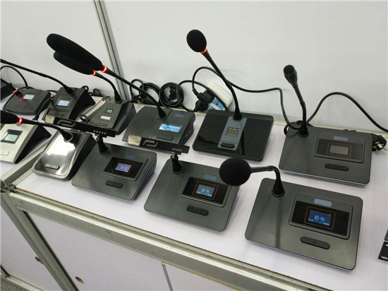 多媒體會議系統方案 整個系統以中央控制器為核心