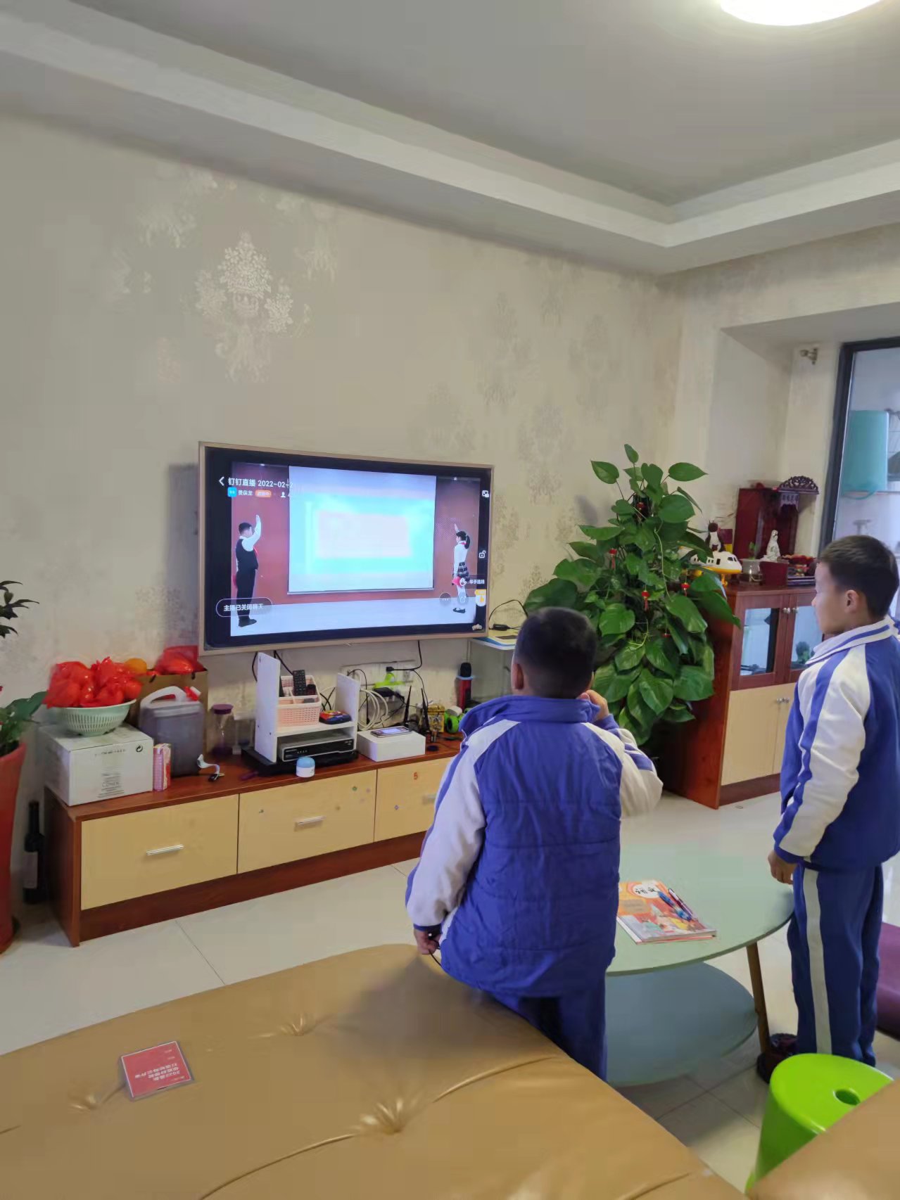 手機投屏電視上網課 手機投屏電視上網課